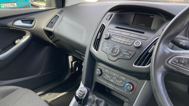 Ford Focus 1.0 EcoBoost 125 Zetec 5dr Petrol Hatchback